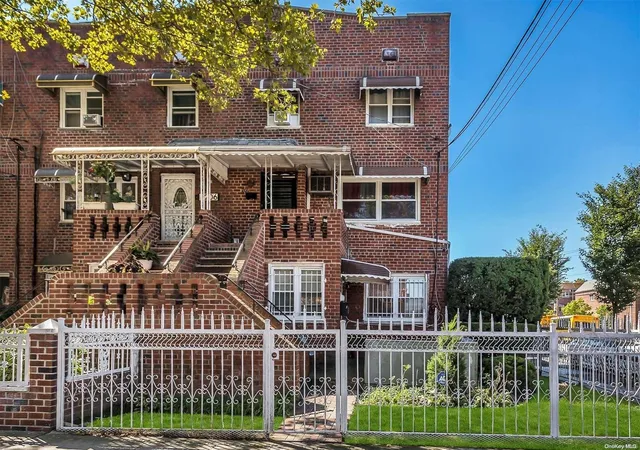 Photo 1 of Sale Pending at 1204 E 84th St, Brooklyn, NY 11236 | MLS# L3431043 | Listing updated on 2024-12-04