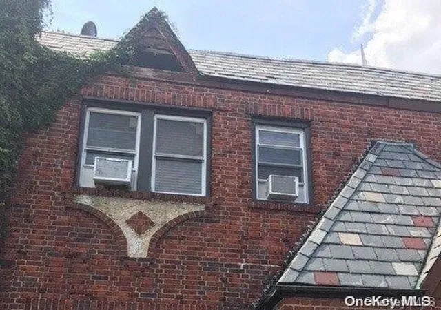 5th image of 30-10 90Th St, New York, NY 11369 | MLS# L3447056