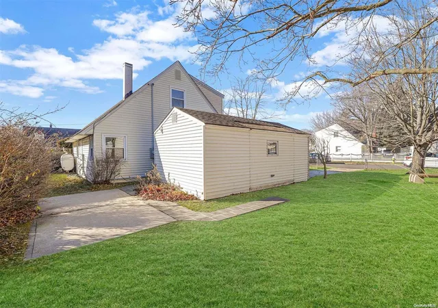 4th image of 2491 1St St, East Meadow, NY 11554 | MLS# L3447929