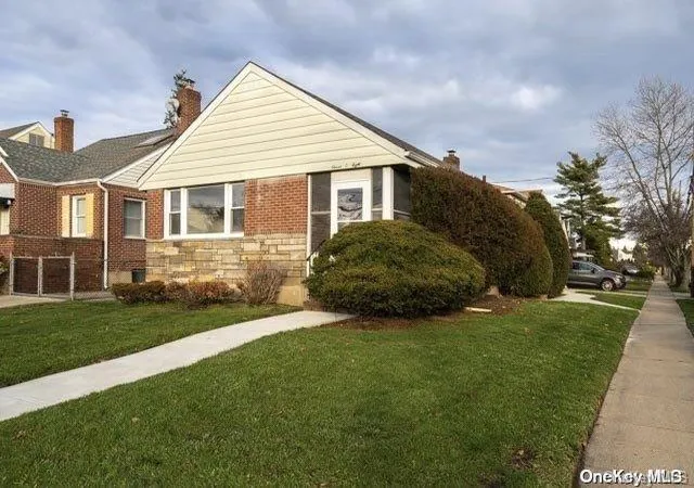 1st image of 1108 New Hyde Park Rd, New Hyde Park, NY 11040 | MLS# L3448468