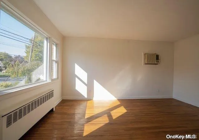4th image of 1108 New Hyde Park Rd, New Hyde Park, NY 11040 | MLS# L3448468