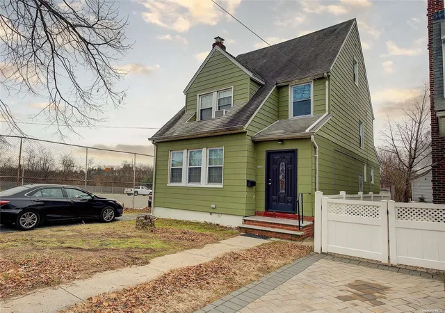 4th image of 241-34 87Th Ave, Bellerose, NY 11426 | MLS# L3450706