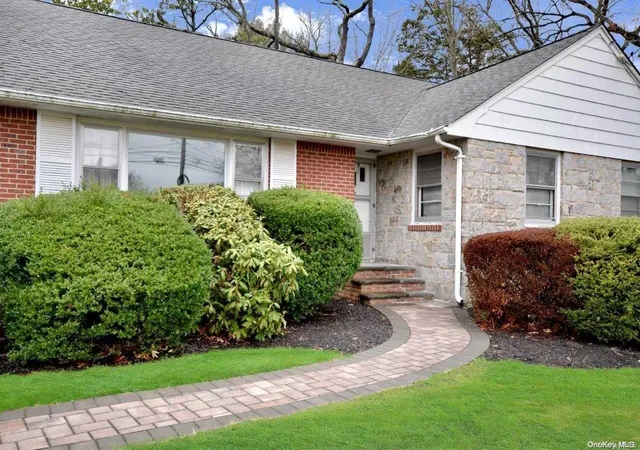 2nd image of 937 Walt Whitman Rd, Melville, NY 11747 | MLS# L3451707