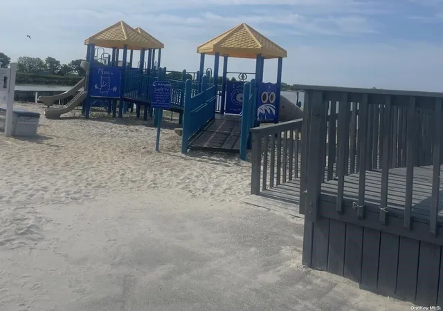 Photo 4 of Sale Pending at 119 West Blvd, East Rockaway, NY 11518 | MLS# L3453036 | Listing updated on 2024-12-03