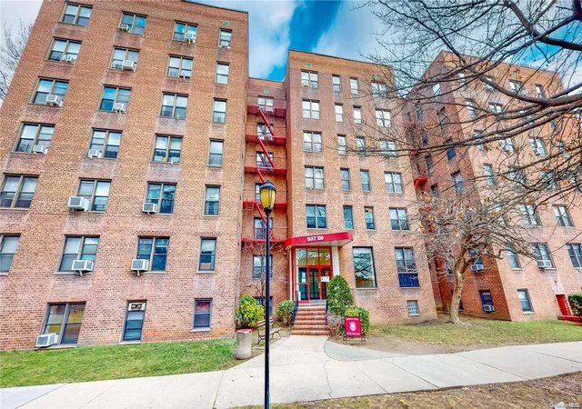 Photo 1 of Sale Pending at 150 29 72 Rd #5B, Flushing, NY 11367 | MLS# L3453774 | Listing updated on 2024-12-06