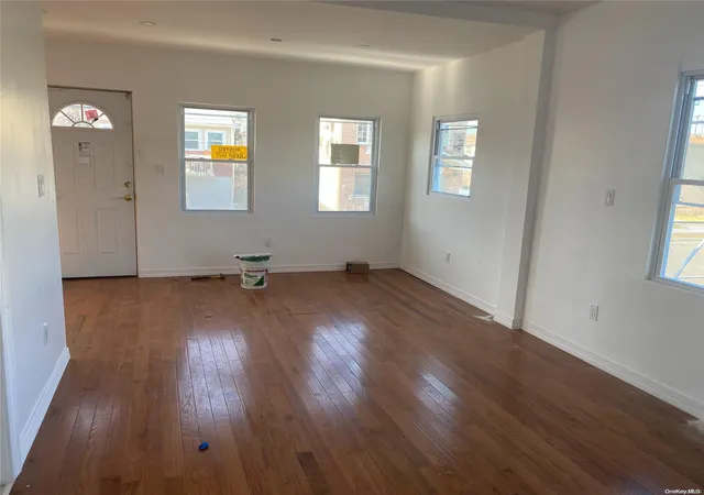 3rd image of 354 Beach 46Th St, Far Rockaway, NY 11691 | MLS# L3455506