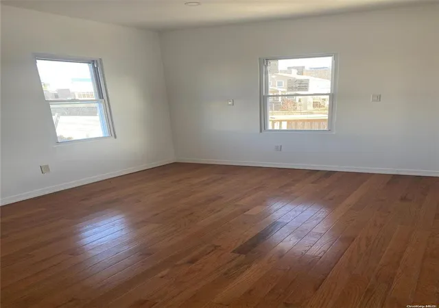 4th image of 354 Beach 46Th St, Far Rockaway, NY 11691 | MLS# L3455506