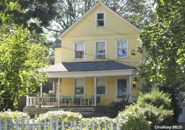 1st image of 88 Steamboat Rd, North Hempstead, NY 11024 | MLS# L3458544