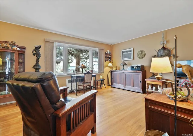 4th image of 27 W Woodbine Dr, Hempstead, NY 11520 | MLS# L3460050