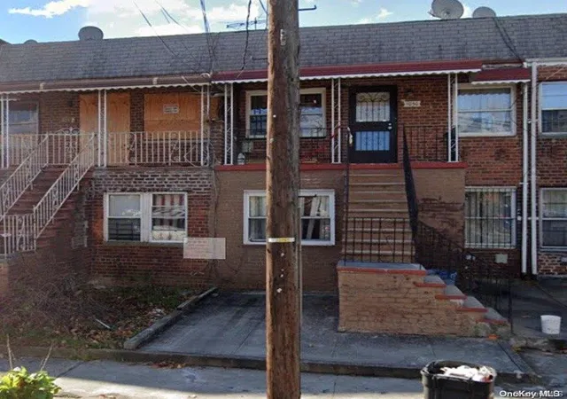 Photo 1 of Sale Pending at 1052 E 102nd St, Brooklyn, NY 11236 | MLS# L3462990 | Listing updated on 2024-12-04
