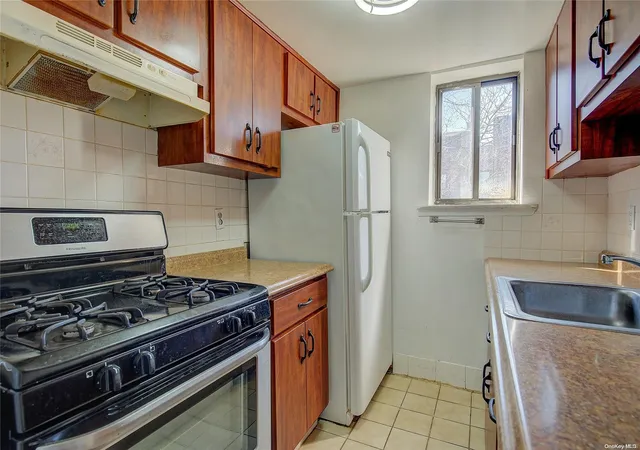 2nd image of 180 16 Wexford Ter #5D, Jamaica, NY 11432 | MLS# L3464857