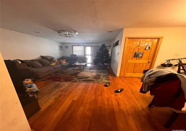 5th image of 59-20 Xenia St, Corona, NY 11368 | MLS# L3468129