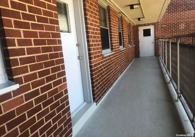 2nd image of 220 55 46th Ave #15T, Bayside, NY 11361 | MLS# L3471075