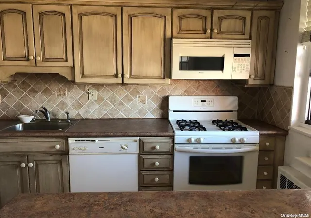 5th image of 220-55 46Th Ave #15T, Bayside, NY 11361 | MLS# L3471075
