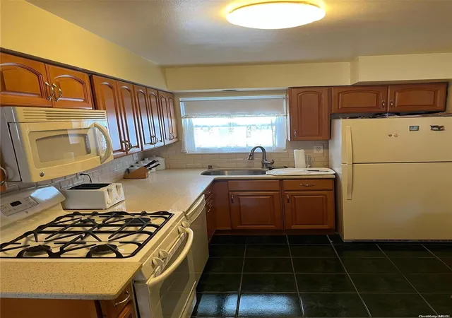 4th image of 156 Juanita Ave, Freeport, NY 11520 | MLS# L3472733