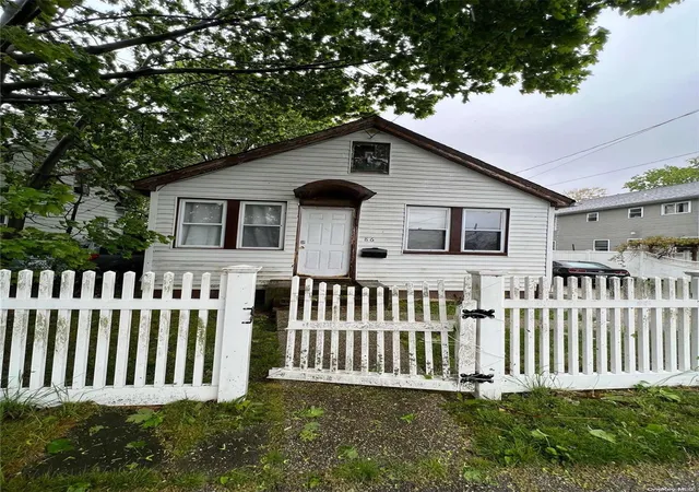 Photo 1 of Sale Pending at 86 Linden Ave, Hempstead, NY 11550 | MLS# L3475383 | Listing updated on 2024-12-11