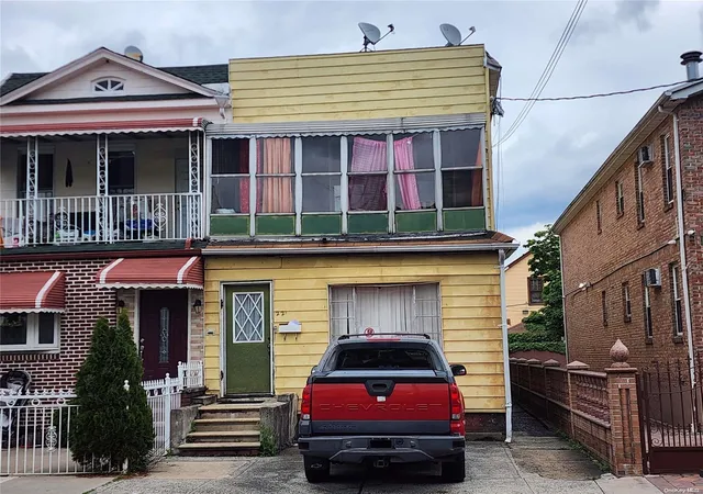Photo 3 of Sale Pending at 221 E 42 St, Brooklyn, NY 11203 | MLS# L3475864 | Listing updated on 2025-11-20