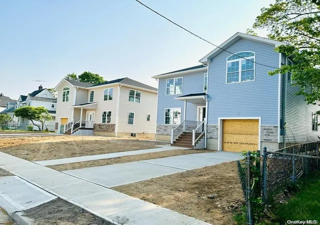 Photo 1 of Sale Pending at 96 N Columbus Ave, Freeport, NY 11520 | MLS# L3479951 | Listing updated on 2024-12-11