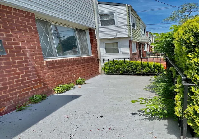 3rd image of 179-47 Zoller Rd, Jamaica, NY 11434 | MLS# L3480123