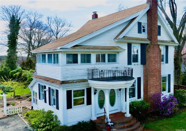 Photo 2 of Single family home for sale at 26 Cherry St, Little Neck, NY 11363 | MLS# L3482349 | Listing updated on 2026-09-13
