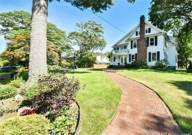 Photo 3 of Single family home for sale at 26 Cherry St, Little Neck, NY 11363 | MLS# L3482349 | Listing updated on 2026-09-13