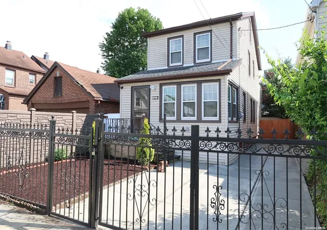 Photo 1 of Sale Pending at 221 36 107th Ave, Queens Village, NY 11429 | MLS# L3484256 | Listing updated on 2024-12-11