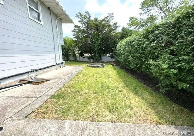 5th image of 746 Vivian Ct #1, Hempstead, NY 11510 | MLS# L3486728