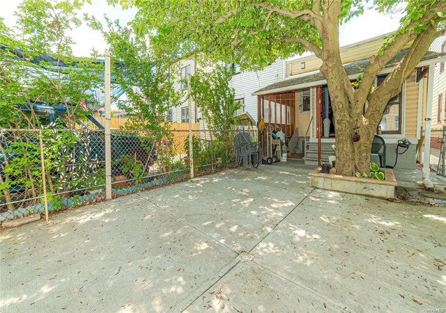 21st image of 58 59 78th Ave, New York, NY 11385 | MLS# L3488530