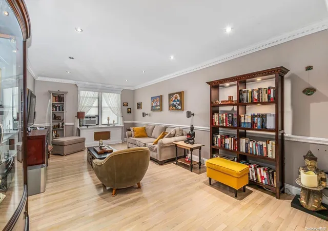5th image of 84-19 51St Ave #1P, Elmhurst, NY 11373 | MLS# L3491327