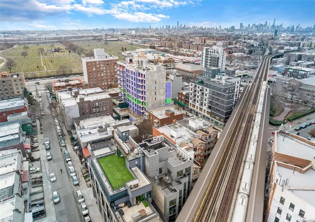 11th image of 52 16 Roosevelt Ave #2A, Woodside, NY 11377 | MLS# L3492461