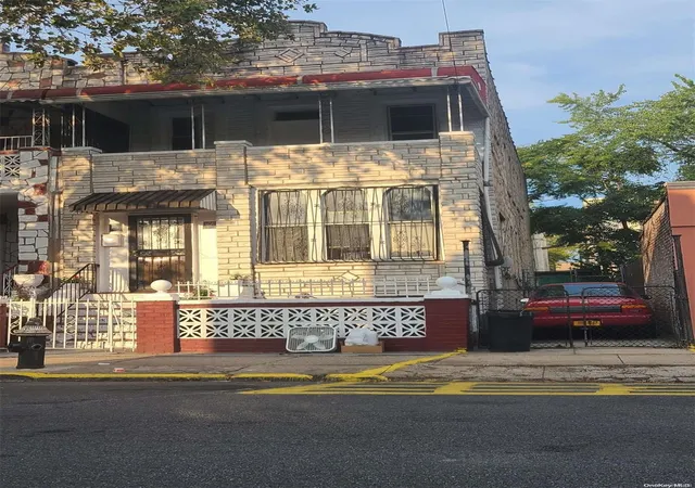 Photo 2 of Sale Pending at 385 Amboy St, Brooklyn, NY 11212 | MLS# L3492802 | Listing updated on 2024-12-04