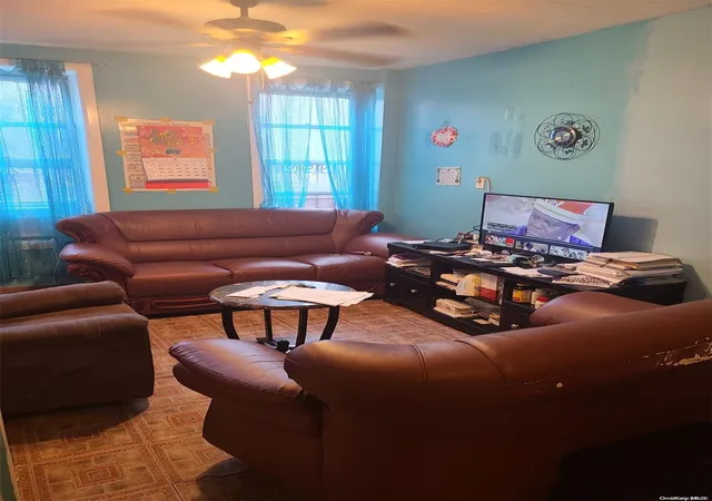 Photo 3 of Sale Pending at 385 Amboy St, Brooklyn, NY 11212 | MLS# L3492802 | Listing updated on 2024-12-04