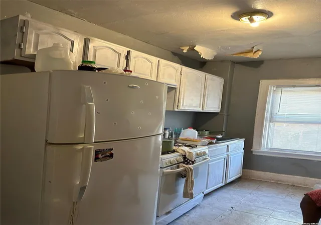 Photo 2 of Sale Pending at 1245 Troy Ave, Brooklyn, NY 11203 | MLS# L3493456 | Listing updated on 2025-01-23