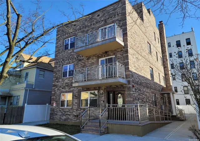 Photo 1 of Sale Pending at 121 Bay 26th St #2B, Brooklyn, NY 11214 | MLS# L3495020 | Listing updated on 2024-12-11