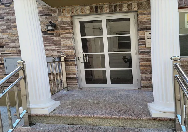 Photo 3 of Sale Pending at 121 Bay 26Th St #2B, Brooklyn, NY 11214 | MLS# L3495020 | Listing updated on 2024-12-11
