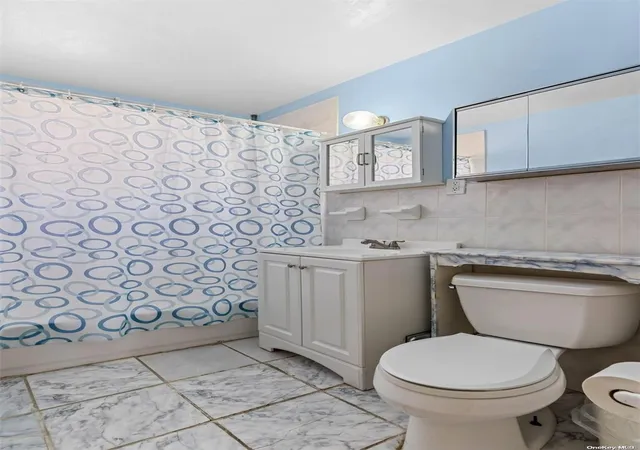 Photo 4 of Sale Pending at 127-15 102 Ave, South Richmond Hill, NY 11419 | MLS# L3495266 | Listing updated on 2024-12-12
