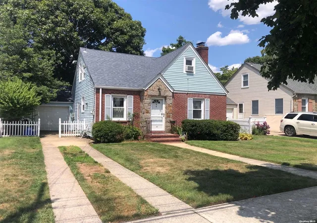 2nd image of 815 Grand Terrace Ave, Hempstead, NY 11510 | MLS# L3495379