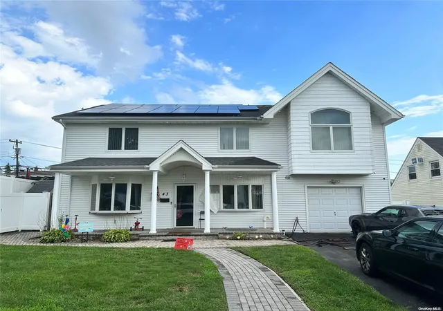1st image of 43 Crag Ln, Hempstead, NY 11756 | MLS# L3498571