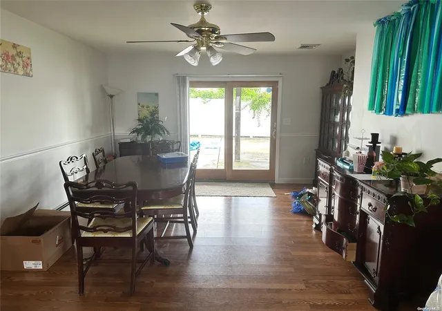 2nd image of 43 Crag Ln, Hempstead, NY 11756 | MLS# L3498571