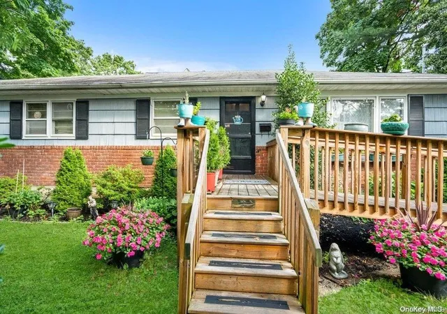 1st image of 1931 Miller Pl, Merrick, NY 11566 | MLS# L3499286