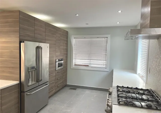 Photo 3 of Sale Pending at 78-47 222 St, Oakland Gardens, NY 11364 | MLS# L3501978 | Listing updated on 2024-12-11