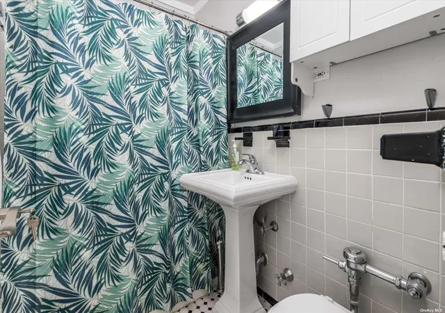 Photo 3 of Sale Pending at 34-20 78Th St #2J, Jackson Heights, NY 11372 | MLS# L3506548 | Listing updated on 2026-09-02