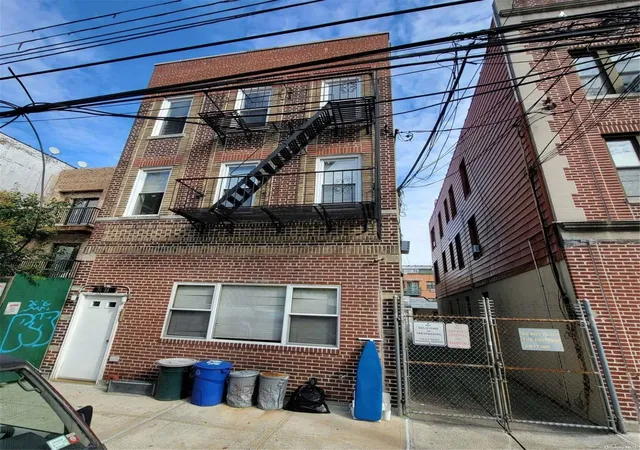 Photo 1 of Sale Pending at 34 33 9 St, Astoria, NY 11106 | MLS# L3507859 | Listing updated on 2024-12-04