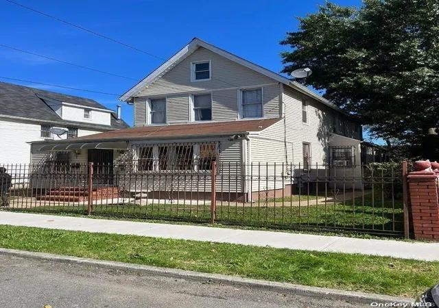 Photo 2 of Sale Pending at 94 21 134th St, South Richmond Hill, NY 11419 | MLS# L3509691 | Listing updated on 2024-12-04