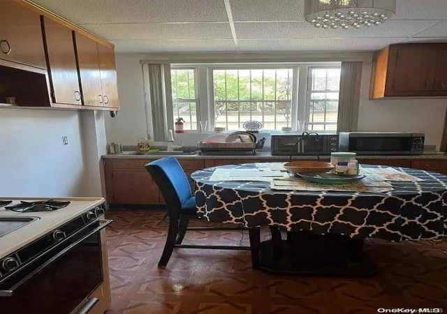 Photo 3 of Sale Pending at 94 21 134th St, South Richmond Hill, NY 11419 | MLS# L3509691 | Listing updated on 2024-12-04