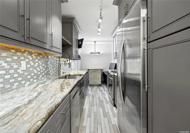 2nd image of 65-65 Wetherole St #1W, Rego Park, NY 11374 | MLS# L3510928