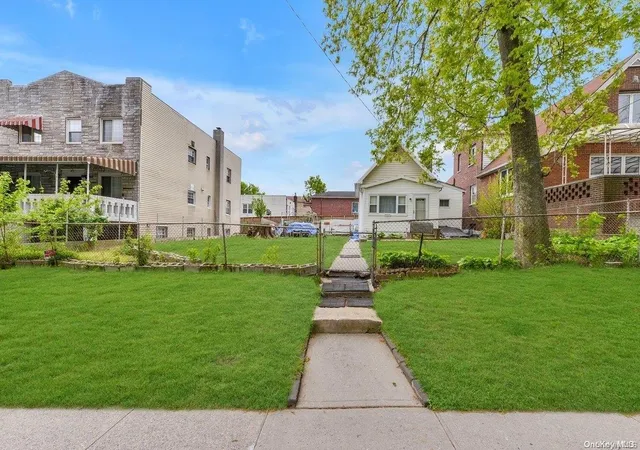 Photo 3 of Sale Pending at 100 10 23rd Ave, East Elmhurst, NY 11369 | MLS# L3513487 | Listing updated on 2024-12-11