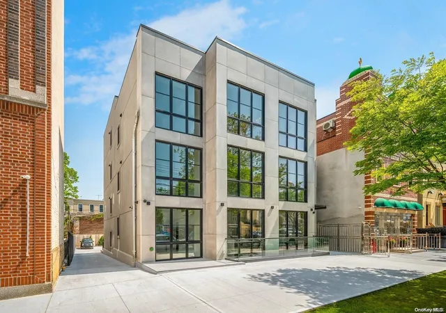 Photo 1 of Sale Pending at 22 19 33rd St #4B, New York, NY 10001 | MLS# L3513862 | Listing updated on 2025-01-02