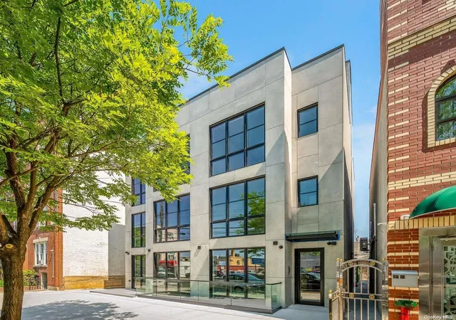 Photo 2 of Sale Pending at 22 19 33rd St #4B, New York, NY 10001 | MLS# L3513862 | Listing updated on 2025-01-02