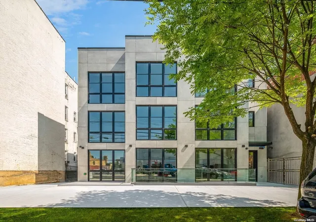 Photo 3 of Sale Pending at 22-19 33Rd St #4B, New York, NY 10001 | MLS# L3513862 | Listing updated on 2025-01-02